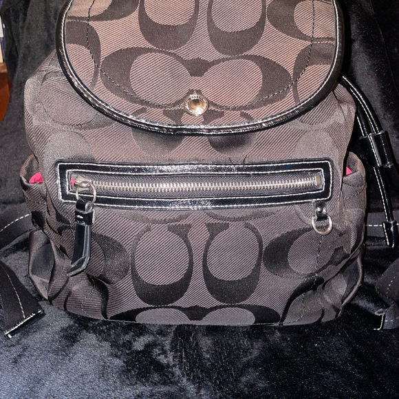 Coach Kyra Daisy Signature Backback - Picture 2 of 9